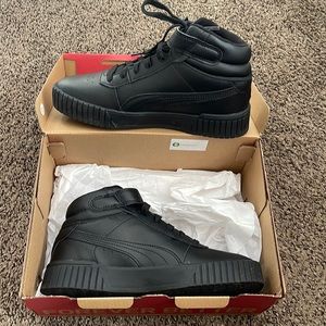 NWB Size 7.5 Black Hightop Pumas